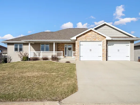 277 Lezlie Dr, Peosta, IA 52068