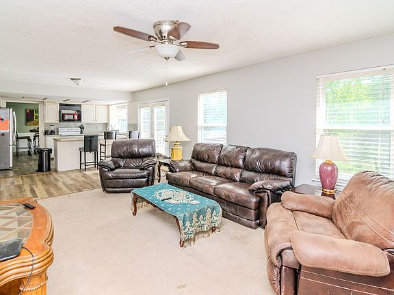 5th image of 2924 Trailside Dr