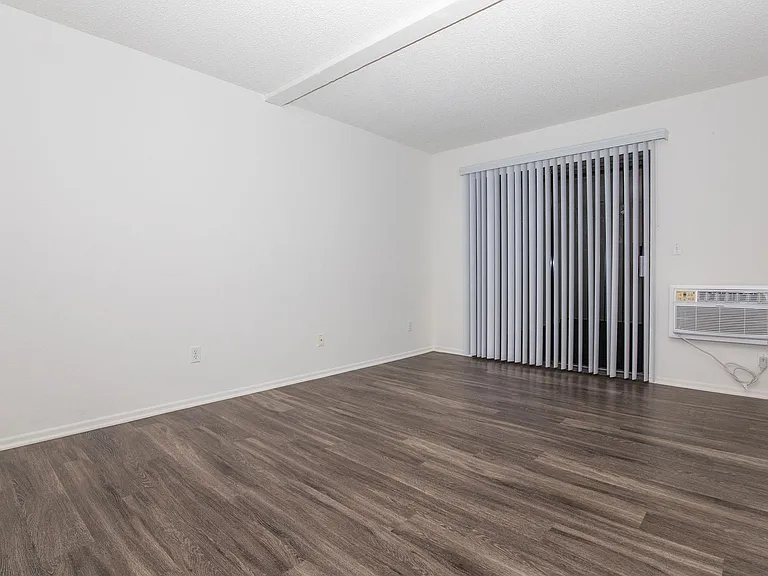 Maplewood Apartment Homes — Photo 16
