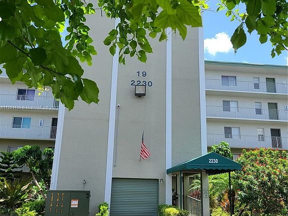 3rd image of 2230 N Cypress Bend Dr APT 509
