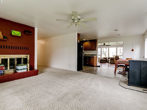 5th image of 33641 E River Dr