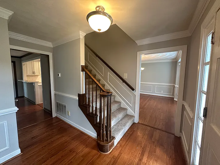 608 Hearndon Ct — Photo 3