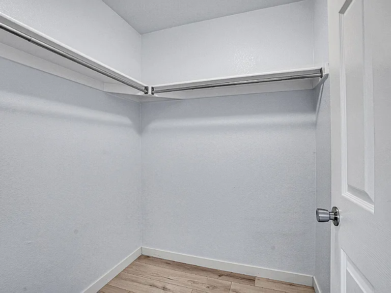 8065 Eagleview Dr — Photo 17