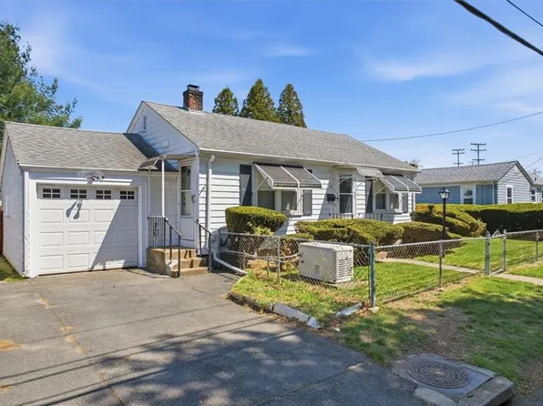 15 Rhodes Ave E, Providence, RI 02905