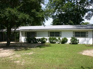 579 3rd St, Chipley, FL 32428