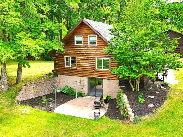 10585 Us Highway 41 S, Skandia, MI 49885