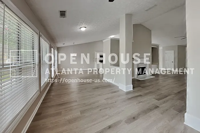 2070 Charleston Oak Cir — Photo 6