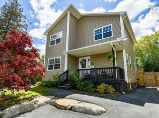 31 Saint Michaels Ave, Halifax, NS B3P1M6