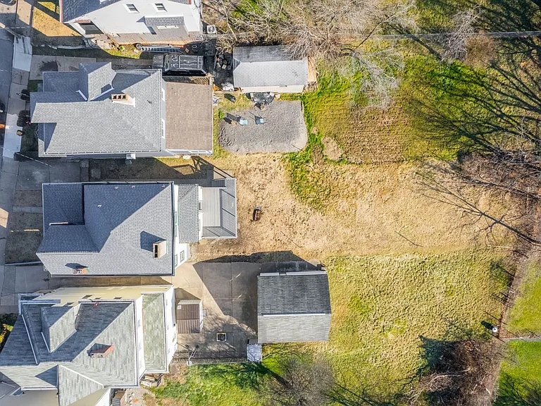 115 W Cherryhill St — Photo 14