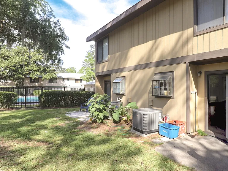 2300 SW 43rd St #C — Photo 27