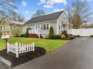 11 Philip St, Fairhaven, MA 02719