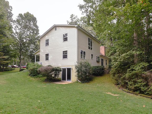 3rd image of 44710 Green Acre Ln