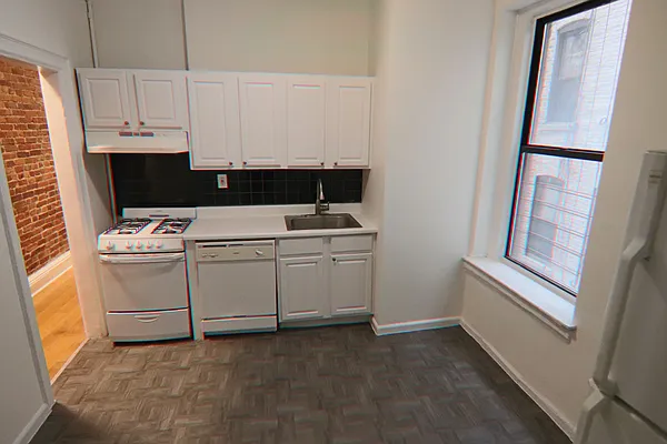 Rented by PMG Real Estate  | media 21