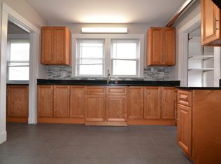 210 W Squantum St #1, Quincy, MA 02171