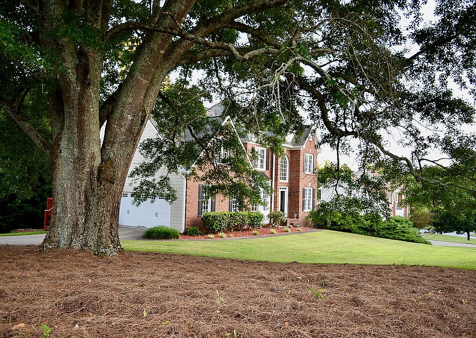 2nd image of 425 Firelite Ln