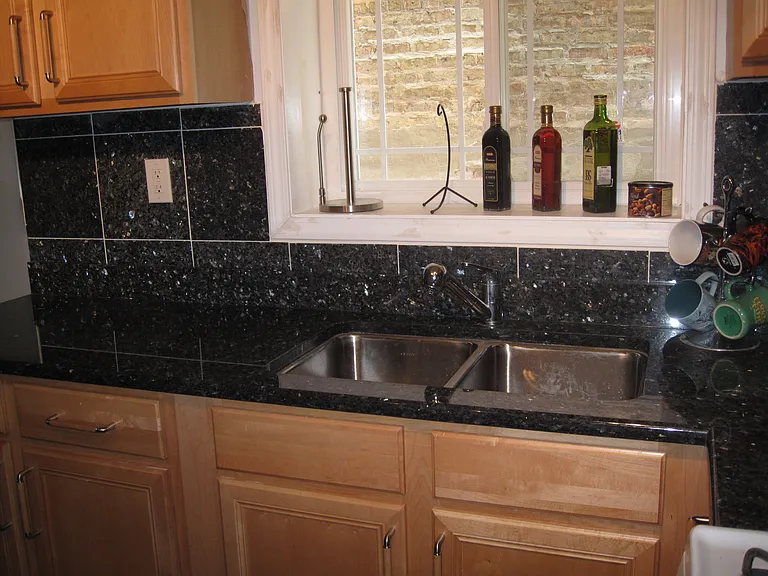 4420 N Kimball Ave — Photo 4