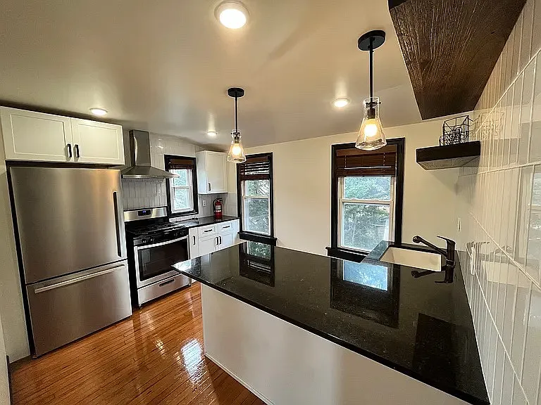 10 Fairview Pl #2 — Photo 2