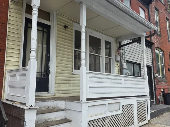721 W Market St, Pottsville, PA 17901