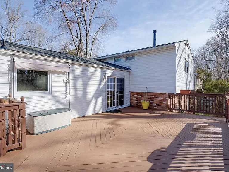 7117 Hadlow Ct — Photo 5
