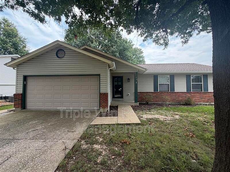 1st image of 1688 Knightwood Ln
