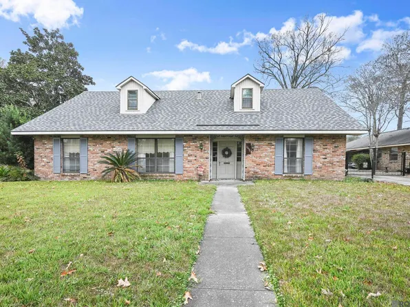 1090 Colonial Dr, Baton Rouge, LA 70806