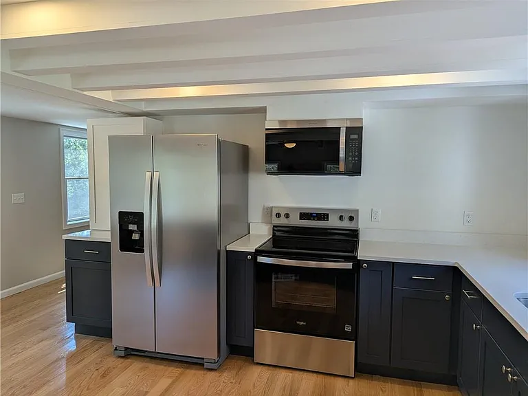 2185 Post Rd #1 — Photo 5