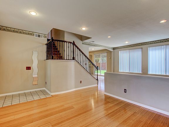 5th image of 43171 Martina Ct