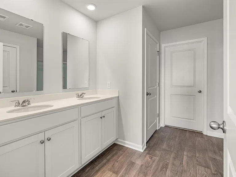 492 Lake Ridge Blvd — Photo 32