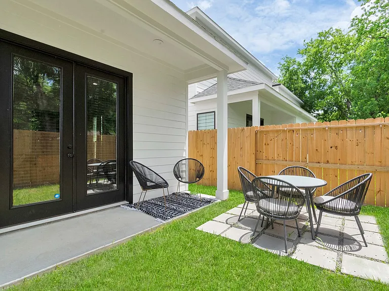 5308 Denmark St — Photo 33