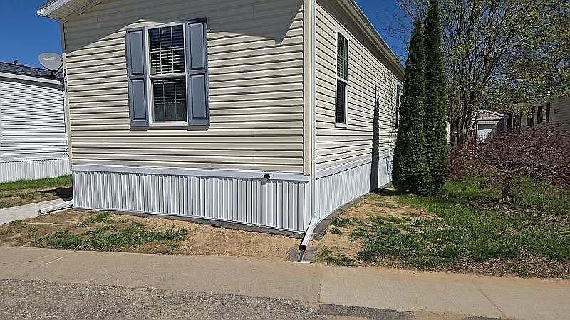 1st image of 2971 Pike St