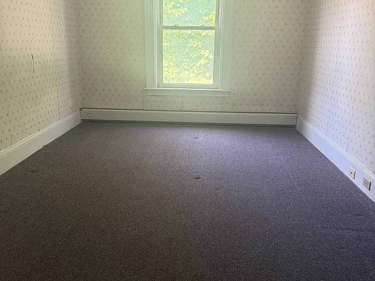 399 Center St #4 — Photo 7
