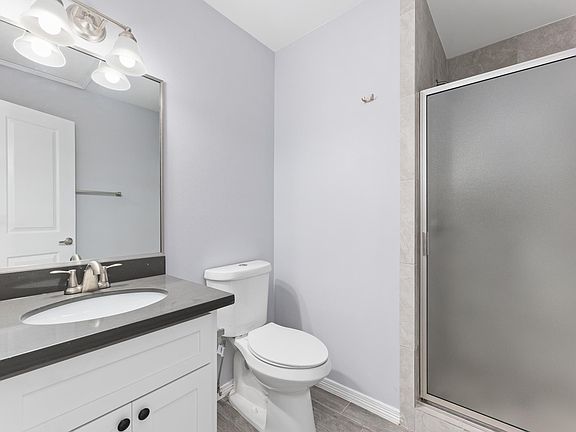 Upstairs 2nd bathroom