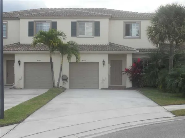 4732 Lago Vista Dr, Coconut Creek, FL 33073