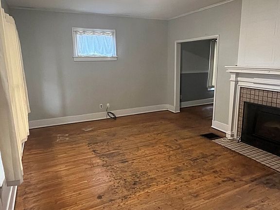 2nd image of 1045 20th St