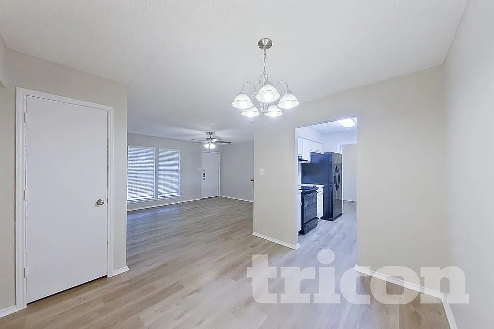 4805 Sugar Tree Court Arlington TX — Photo 3