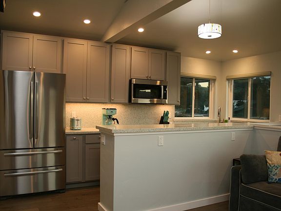 5th image of 926 Corona Dr