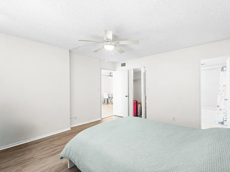 4501 NE 21st Ave #406 — Photo 19