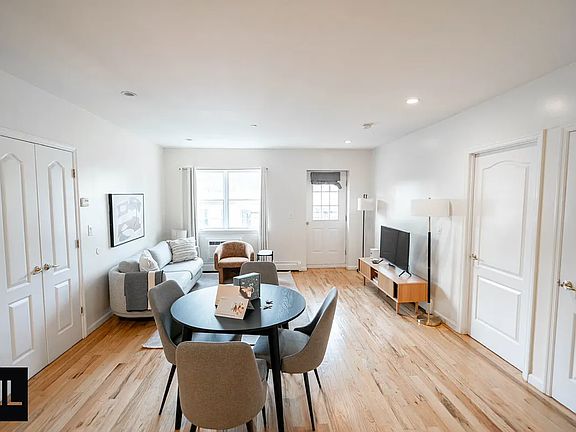 3rd image of 567 Warren St APT 501