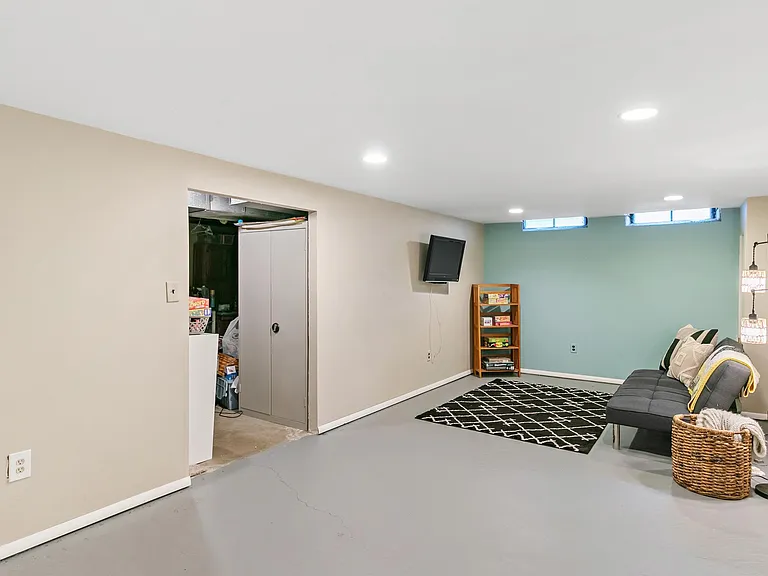 30215 Stockton Ave — Photo 10