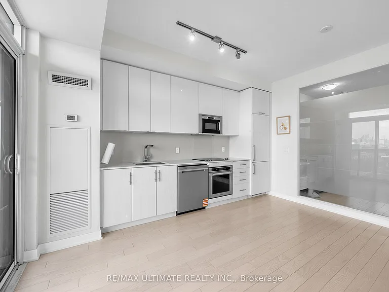 330 Richmond St W #1708 — Photo 8
