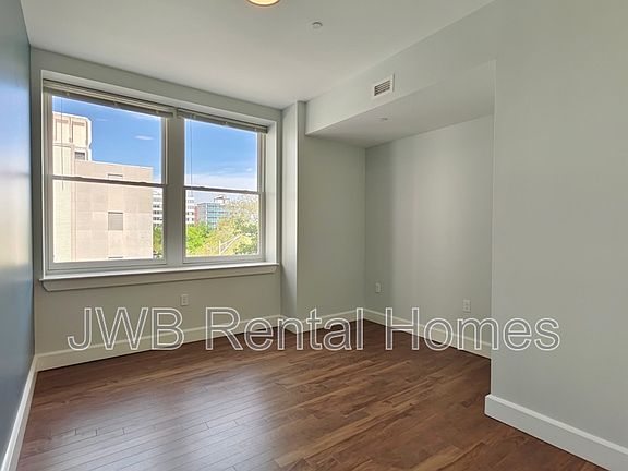 3rd image of 218 Church St W #301