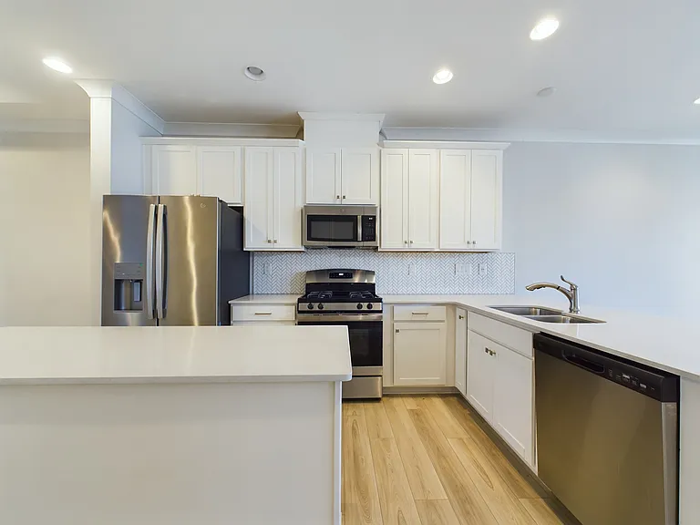 10189 Meeting House Dr NW — Photo 4