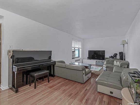 2nd image of 140-21 31st Rd #2A