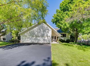 9025 Cavell Cir, Bloomington, MN 55438