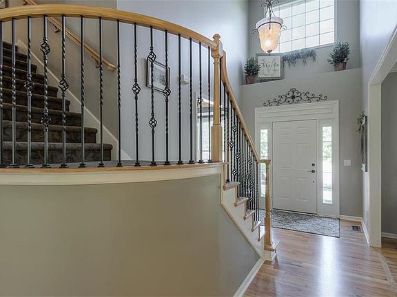 5th image of 14122 Parkhill St