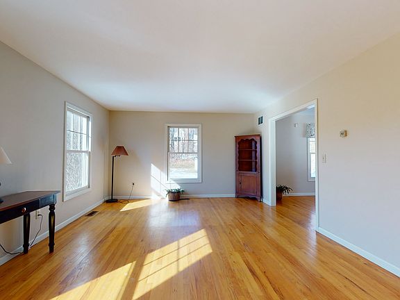 7 Dogwood Park North