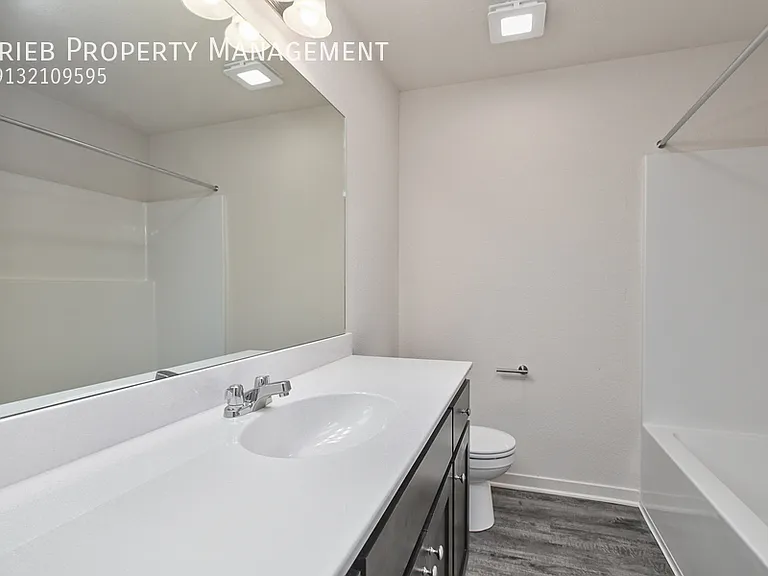 10328 Farrow Ave #6 — Photo 27