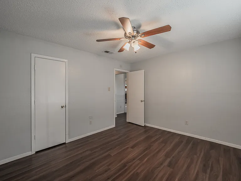 422 Signal Hill Ct N — Photo 15