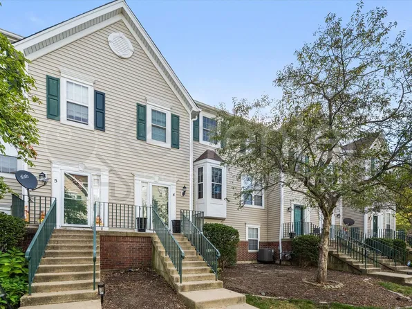 2411 Courtyard Cir Unit 4, Aurora, IL 60506