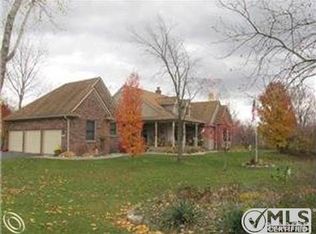 7022 T Erminger Ln, South Lyon, MI 48178